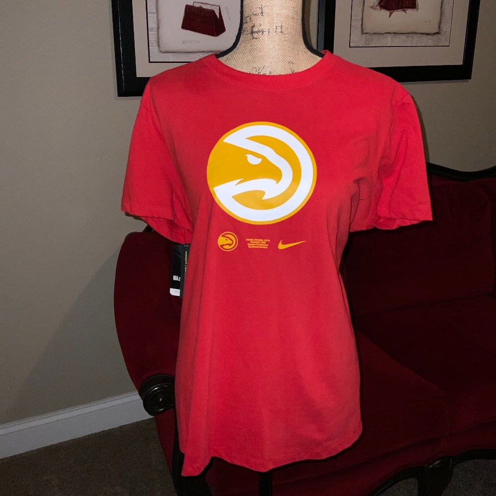 New with Tags Atlanta Hawks Tee